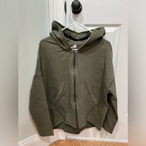 Lululemon Sweatshirt. NWOT.